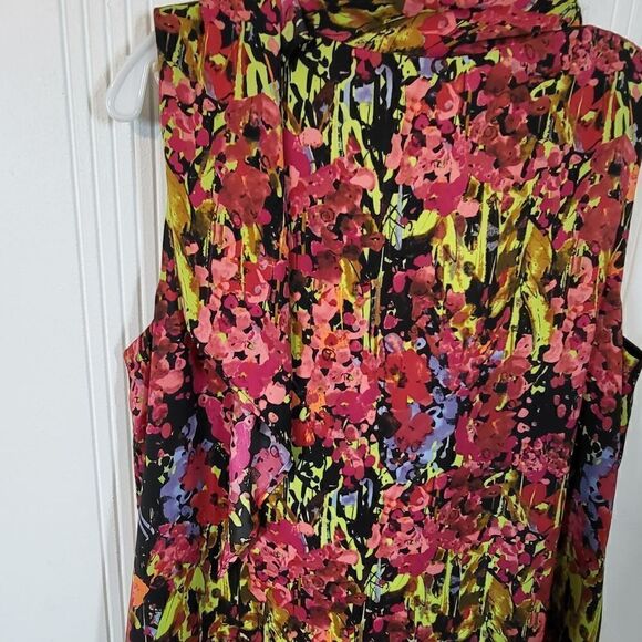 Plus Size Lane Bryant Sleeveless Floral Dress - Picture 4 of 10
